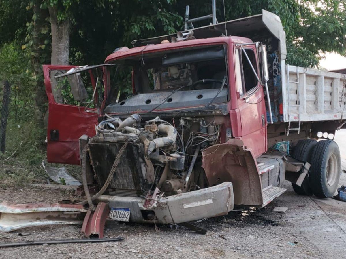 Cinco personas muertas deja accidente de rastra en San Nicolás Copán